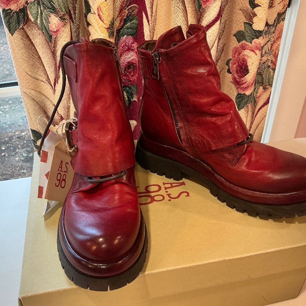 Beautiful Like new AS 98 Drakie cranberry red leather boot